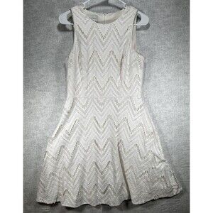 Donna Morgan White Lace dress Women’s Size 8 Fit and Flare Sleeveless Zipper